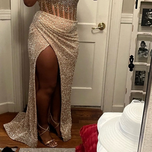 Elegant Sequin Prom Dress in Gold - Picture 2 of 3